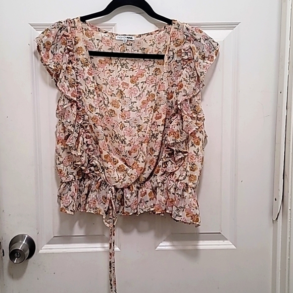 FASHION NOVA WOMEN'S PLUS SIZE RUFFLE MY EGO FLORAL BLOUSE IVORY/COMBO SIZE  2XL - Picture 1 of 8